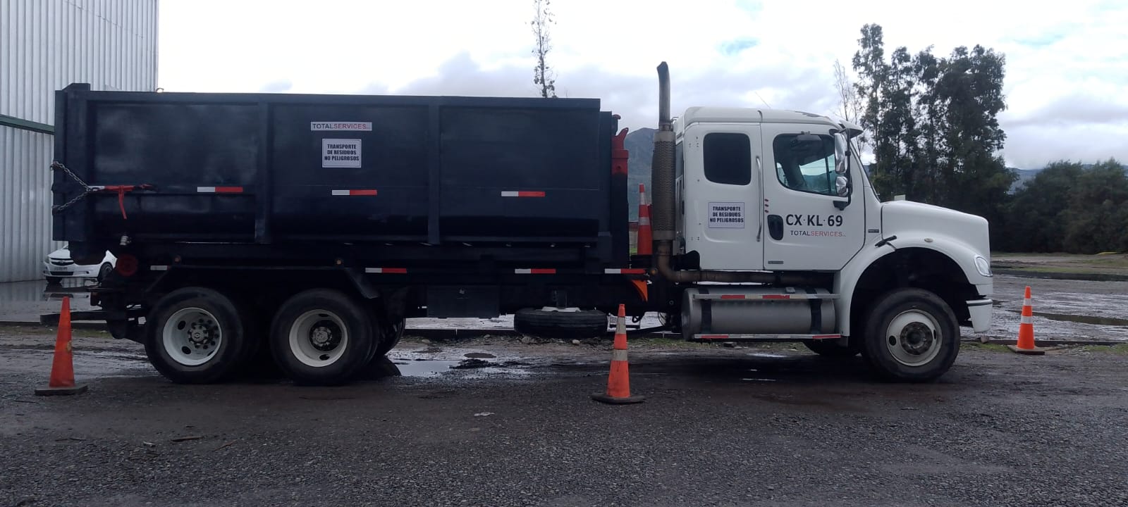 Camiones ampliroll - Total Services SPA